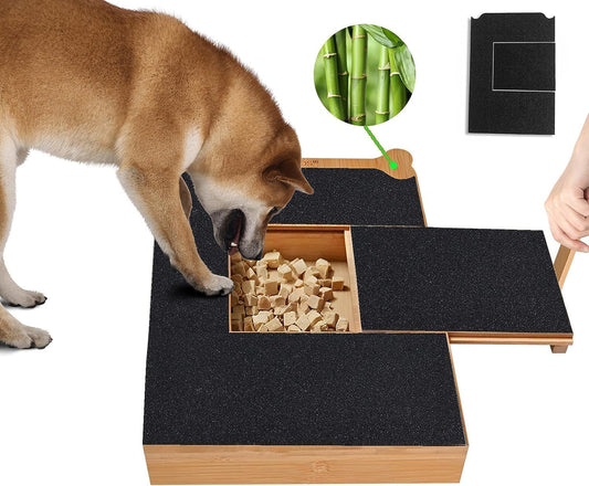 Kratz-Pad mit integrierter Leckerli-Box
